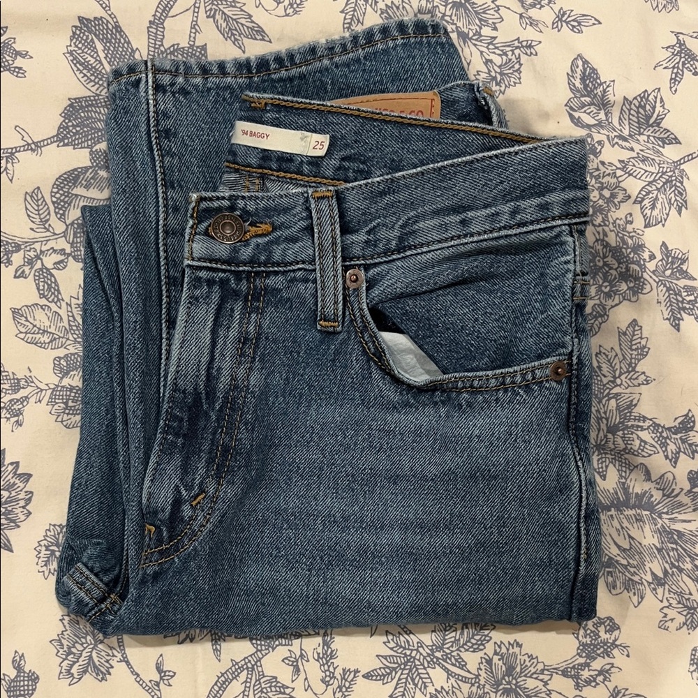 Women’s Denim Levi Jeans